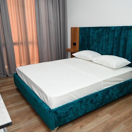Apollonia Hotel Fier Buitenkant foto